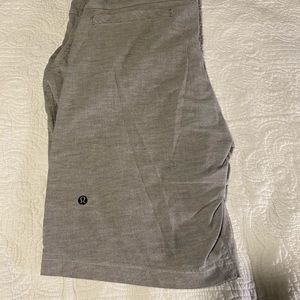 Men’s lululemon shorts 34”